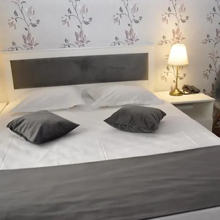 Hotel Triumf 2*