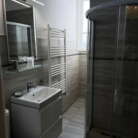 Triumf Hotel 2*